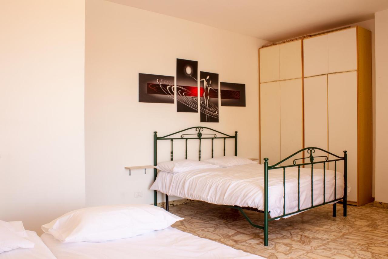 Posto Auto Gratuito Relax A 30 Metri Dal Mare Appartement Riva Ligure Buitenkant foto